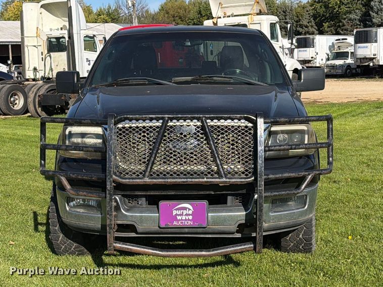 image for item FT7555 2004 Ford F150 Crew Cab pickup truck