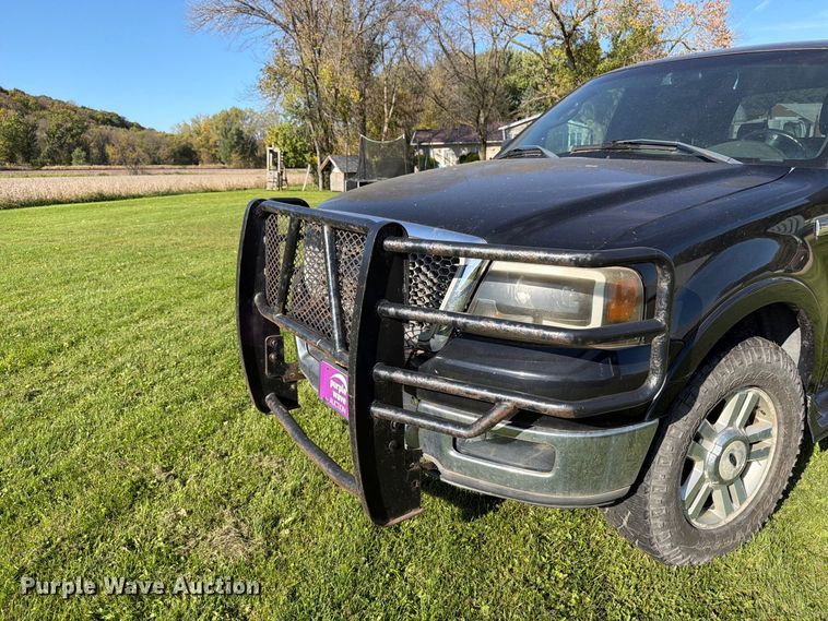 image for item FT7555 2004 Ford F150 Crew Cab pickup truck