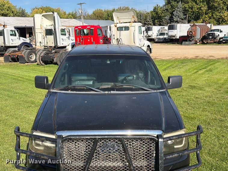 image for item FT7555 2004 Ford F150 Crew Cab pickup truck