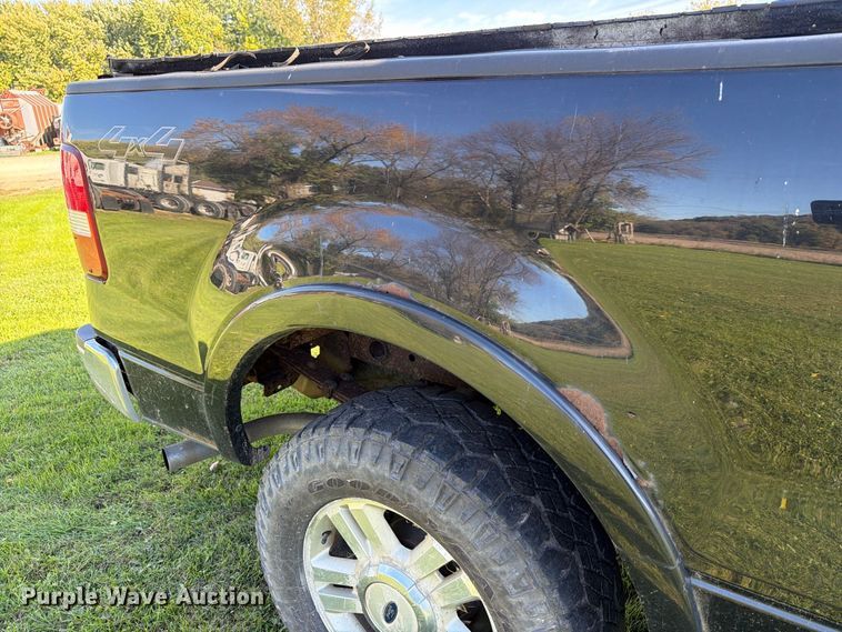 image for item FT7555 2004 Ford F150 Crew Cab pickup truck