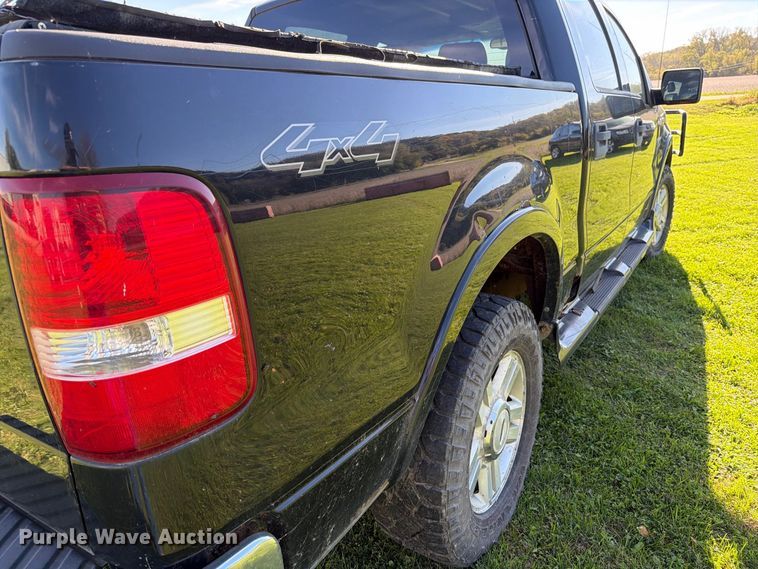 image for item FT7555 2004 Ford F150 Crew Cab pickup truck