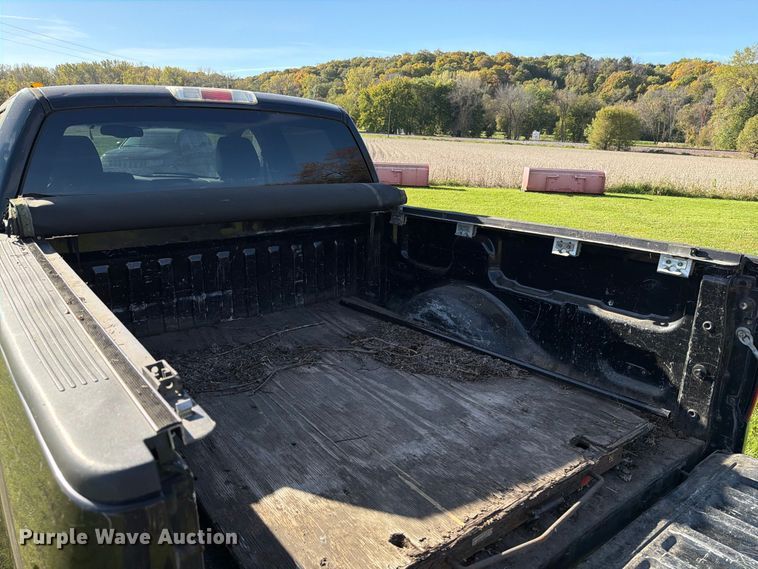 image for item FT7555 2004 Ford F150 Crew Cab pickup truck