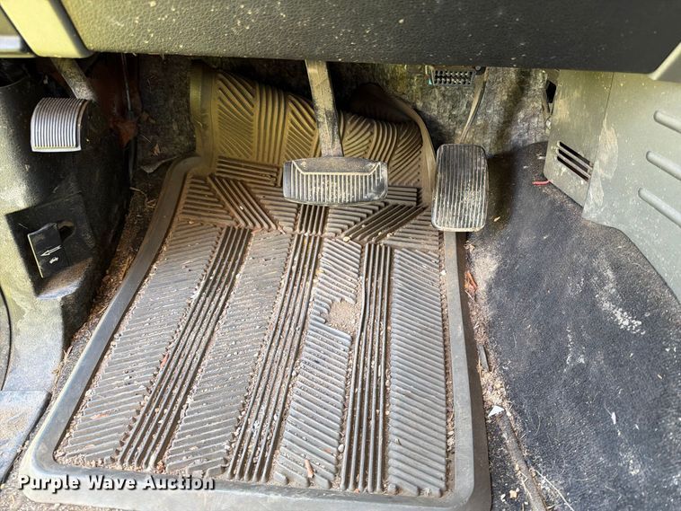 image for item FT7555 2004 Ford F150 Crew Cab pickup truck