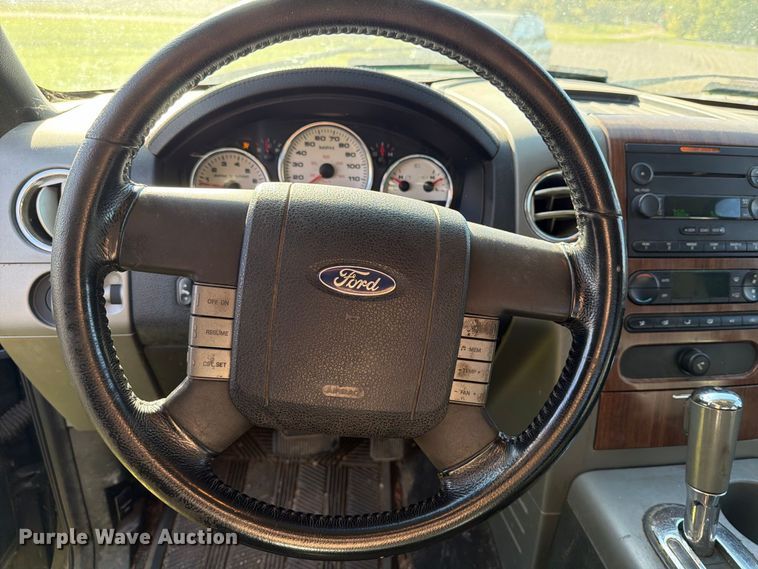 image for item FT7555 2004 Ford F150 Crew Cab pickup truck