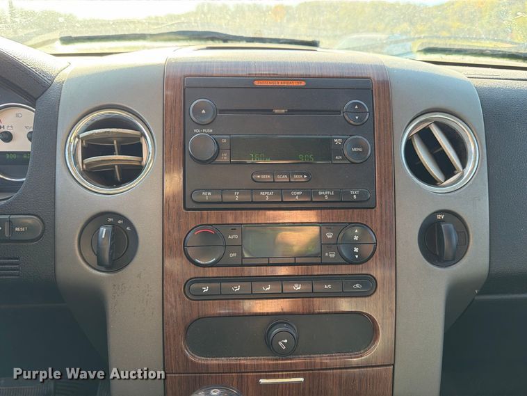 image for item FT7555 2004 Ford F150 Crew Cab pickup truck