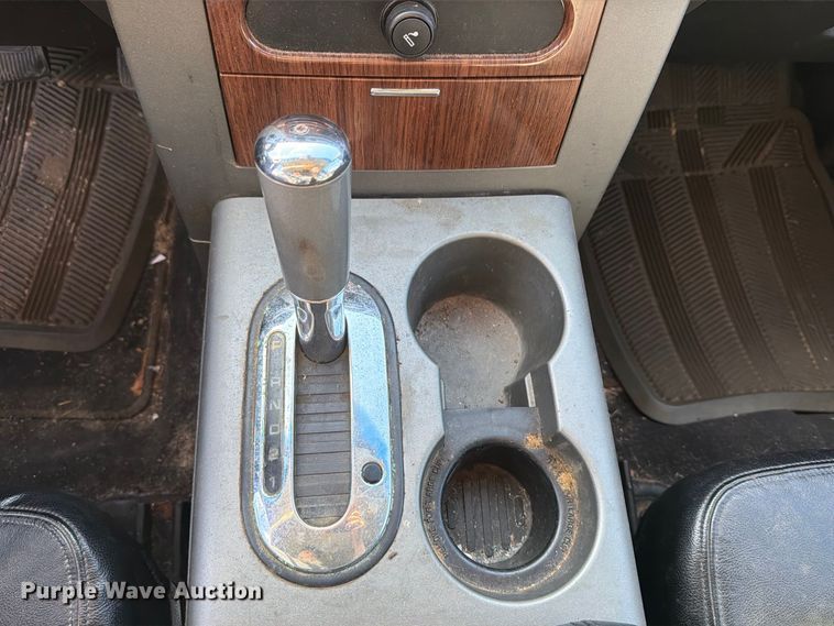 image for item FT7555 2004 Ford F150 Crew Cab pickup truck