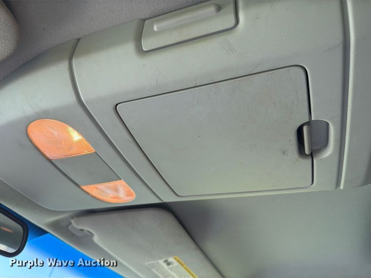 image for item FT7555 2004 Ford F150 Crew Cab pickup truck