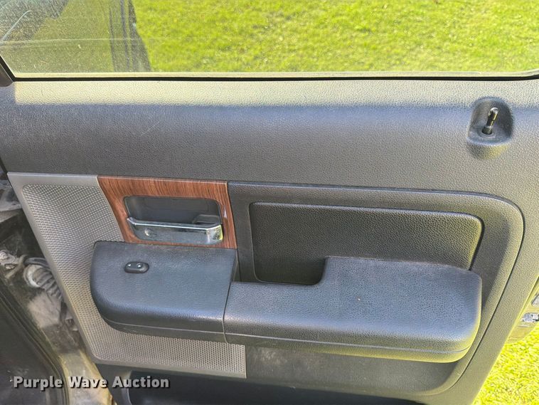 image for item FT7555 2004 Ford F150 Crew Cab pickup truck