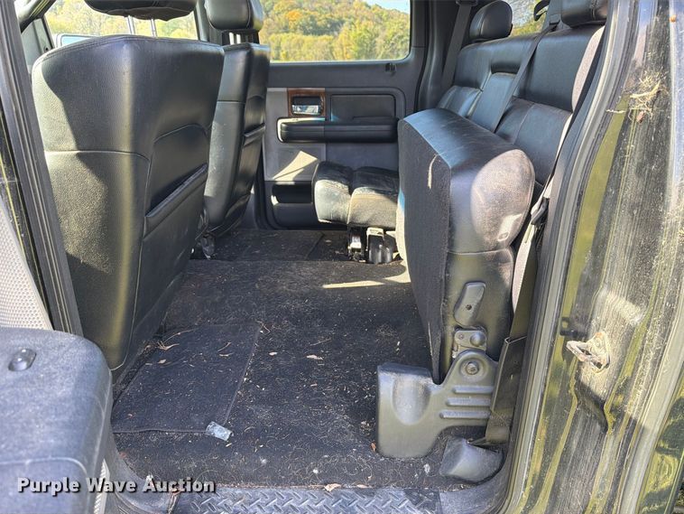 image for item FT7555 2004 Ford F150 Crew Cab pickup truck