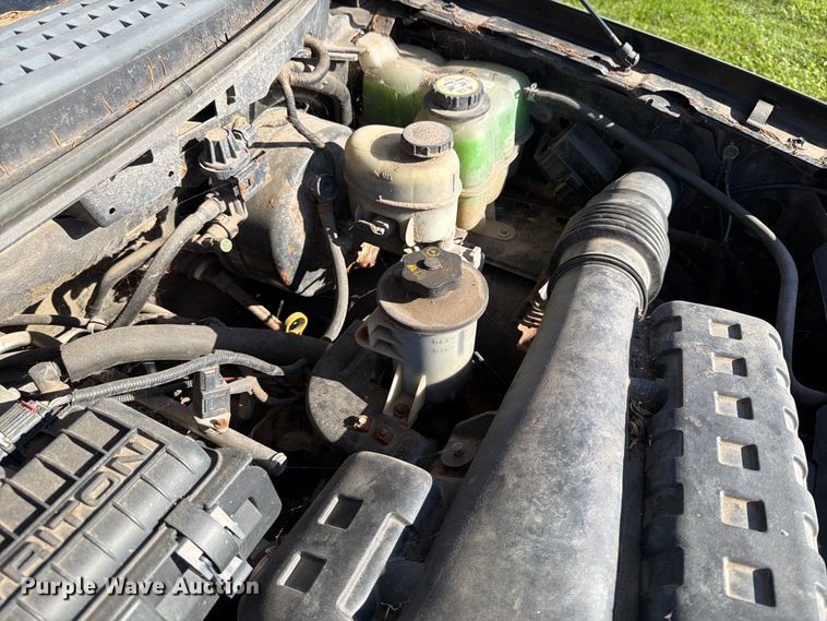 image for item FT7555 2004 Ford F150 Crew Cab pickup truck