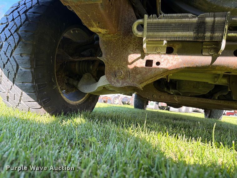 image for item FT7555 2004 Ford F150 Crew Cab pickup truck