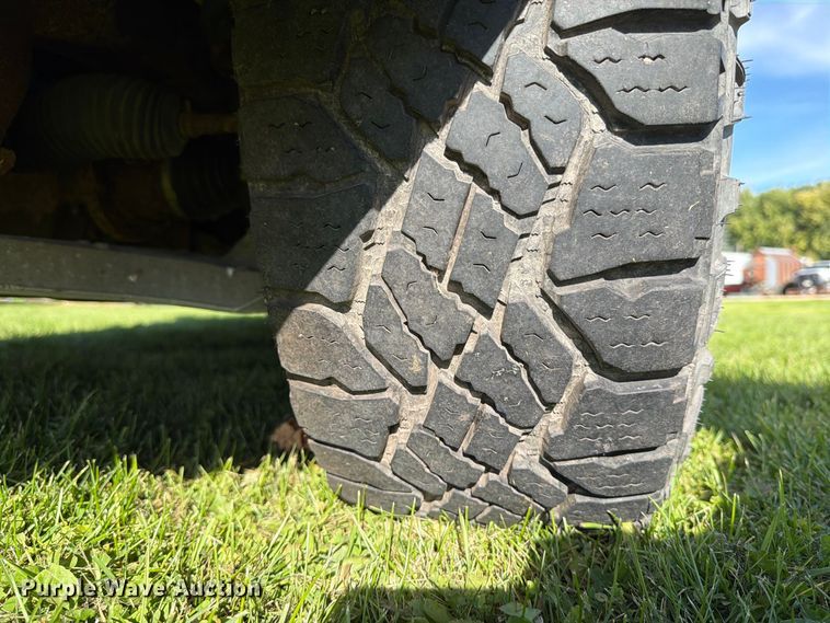 image for item FT7555 2004 Ford F150 Crew Cab pickup truck