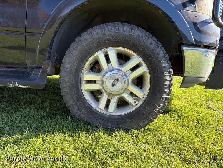 image for item FT7555 2004 Ford F150 Crew Cab pickup truck