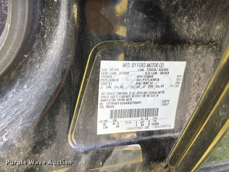 image for item FT7555 2004 Ford F150 Crew Cab pickup truck