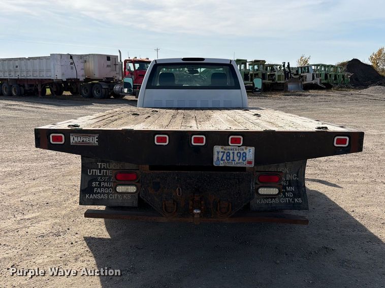 image for item FT7557 2007 Chevrolet Silverado 3500HD flatbed truck