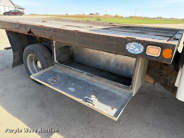 image for item FT7557 2007 Chevrolet Silverado 3500HD flatbed truck
