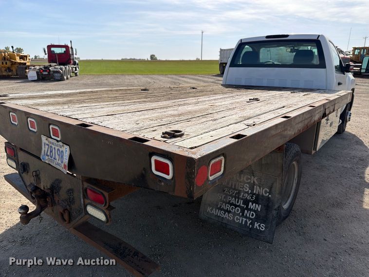 image for item FT7557 2007 Chevrolet Silverado 3500HD flatbed truck