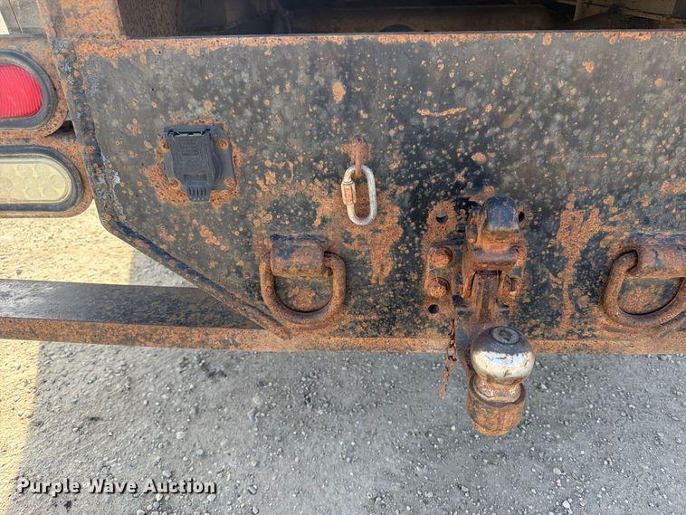image for item FT7557 2007 Chevrolet Silverado 3500HD flatbed truck