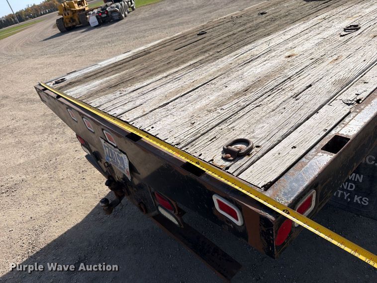 image for item FT7557 2007 Chevrolet Silverado 3500HD flatbed truck