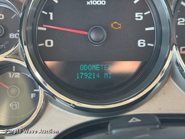 image for item FT7557 2007 Chevrolet Silverado 3500HD flatbed truck