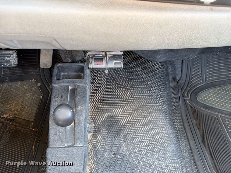 image for item FT7557 2007 Chevrolet Silverado 3500HD flatbed truck