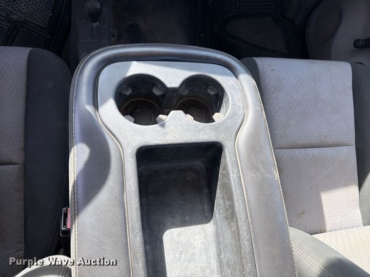 image for item FT7557 2007 Chevrolet Silverado 3500HD flatbed truck