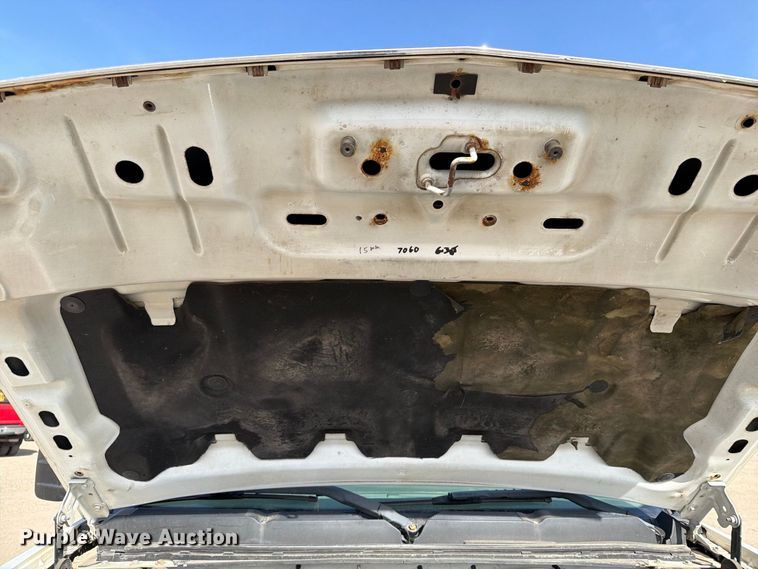 image for item FT7557 2007 Chevrolet Silverado 3500HD flatbed truck