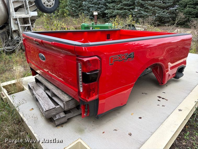 image for item FT8143 Ford Super Duty pickup bed