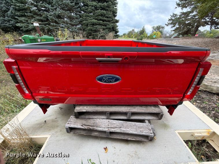 image for item FT8143 Ford Super Duty pickup bed