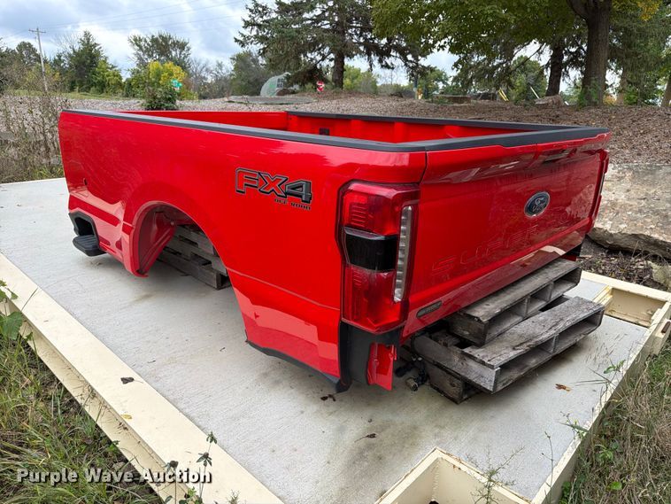image for item FT8143 Ford Super Duty pickup bed