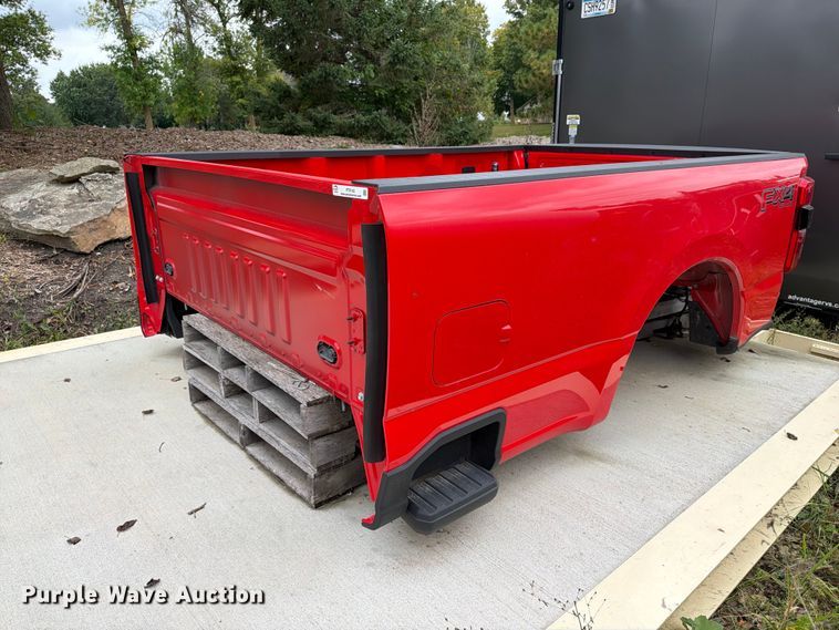 image for item FT8143 Ford Super Duty pickup bed