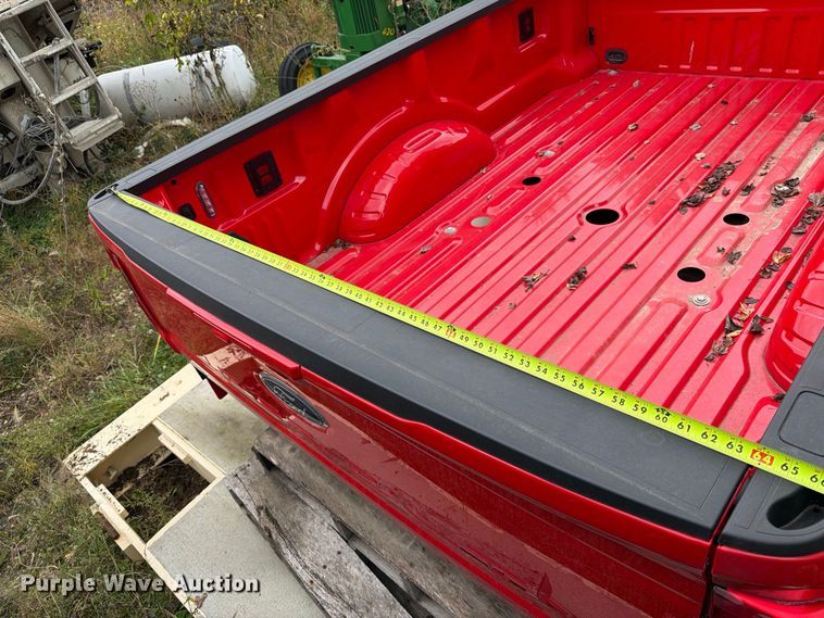 image for item FT8143 Ford Super Duty pickup bed