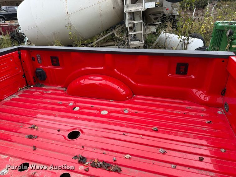image for item FT8143 Ford Super Duty pickup bed