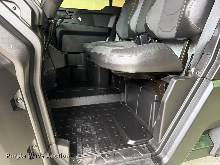 image for item FU1054 2024 CanAm Defender 6x6 HD10 utility vehicle
