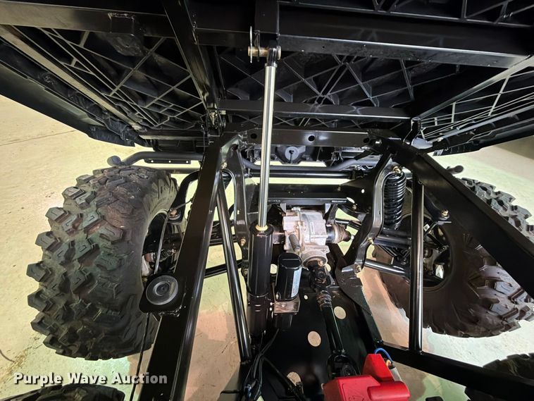 image for item FU1054 2024 CanAm Defender 6x6 HD10 utility vehicle