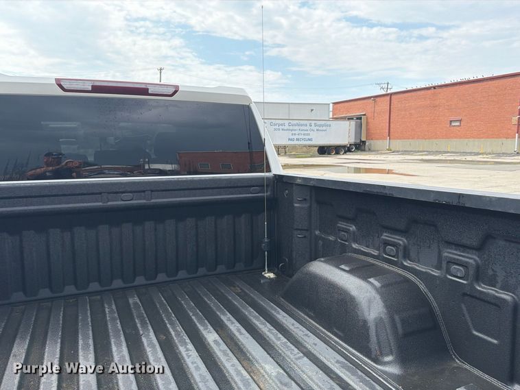 image for item FU4643 2023 GMC Sierra 1500 Crew Cab pickup truck