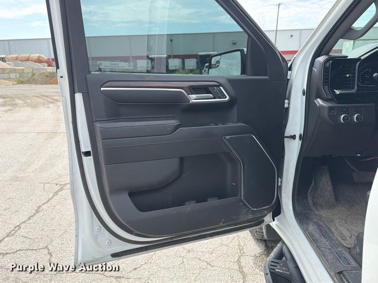 image for item FU4643 2023 GMC Sierra 1500 Crew Cab pickup truck