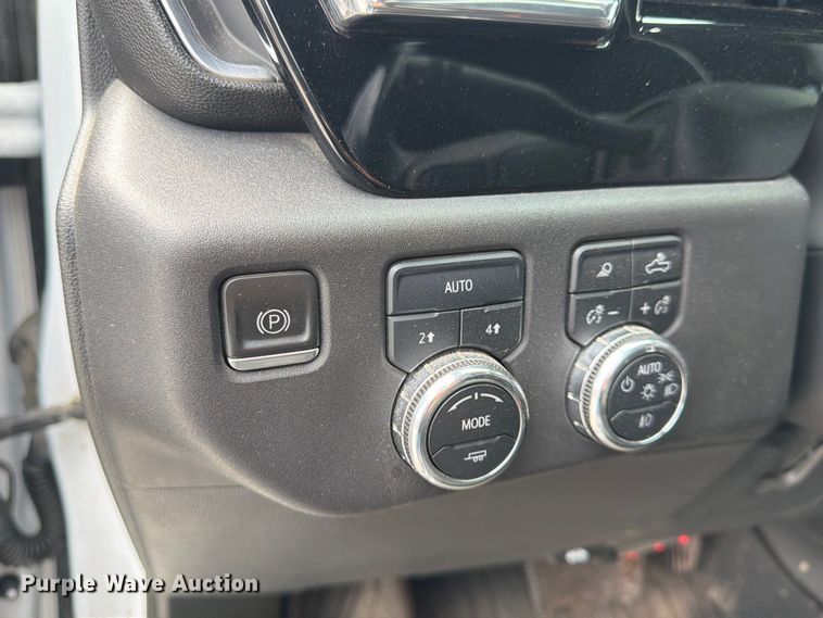 image for item FU4643 2023 GMC Sierra 1500 Crew Cab pickup truck