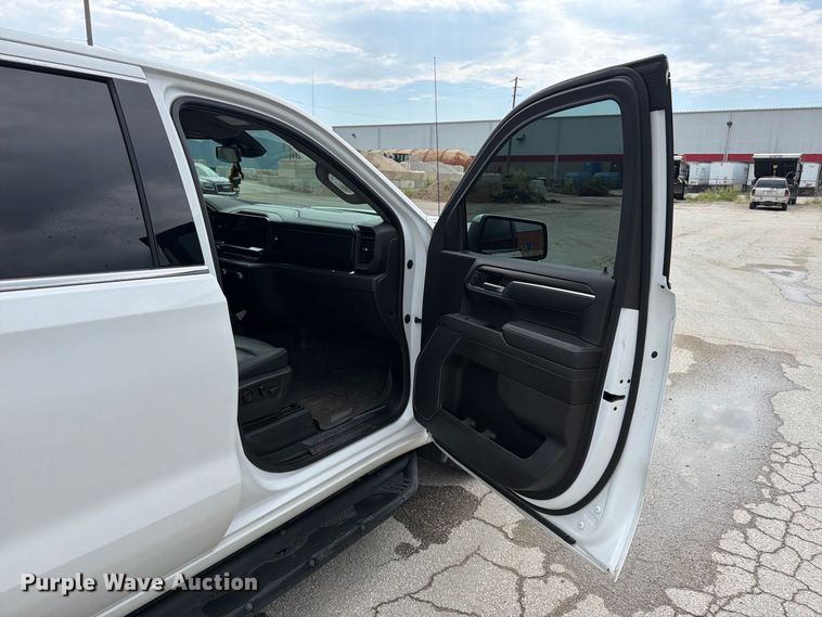 image for item FU4643 2023 GMC Sierra 1500 Crew Cab pickup truck