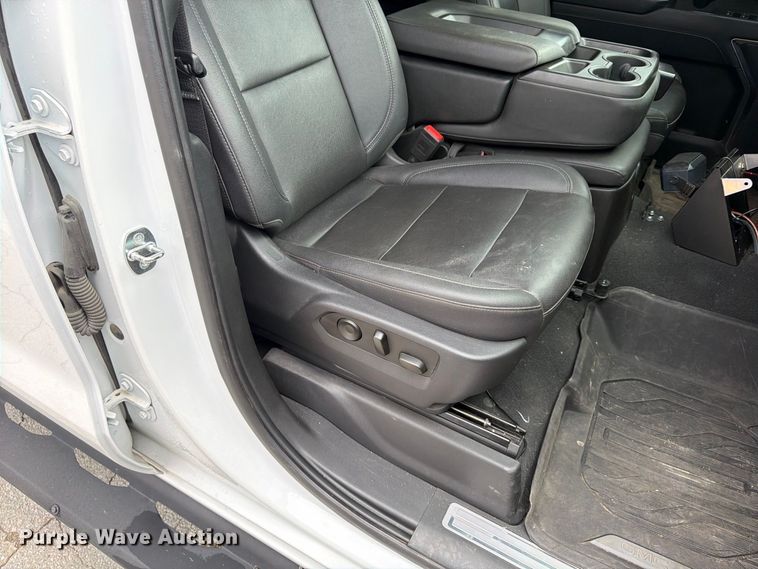 image for item FU4643 2023 GMC Sierra 1500 Crew Cab pickup truck