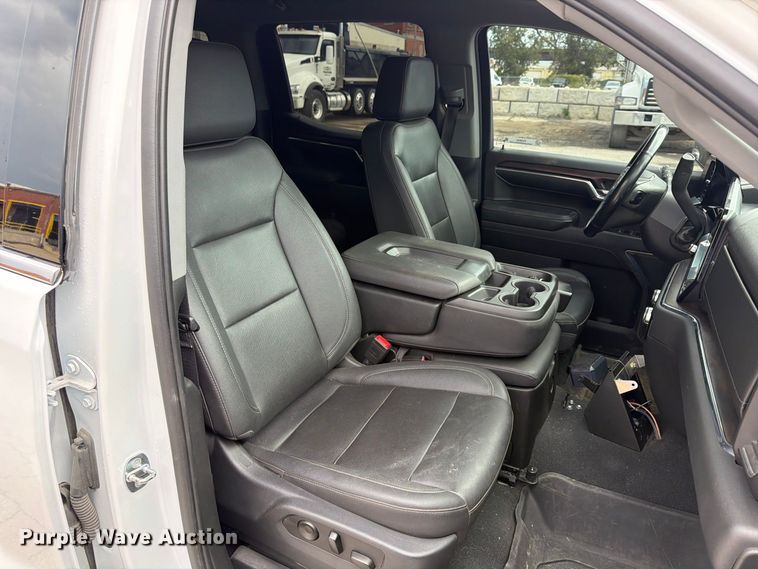 image for item FU4643 2023 GMC Sierra 1500 Crew Cab pickup truck