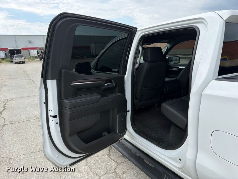 image for item FU4643 2023 GMC Sierra 1500 Crew Cab pickup truck