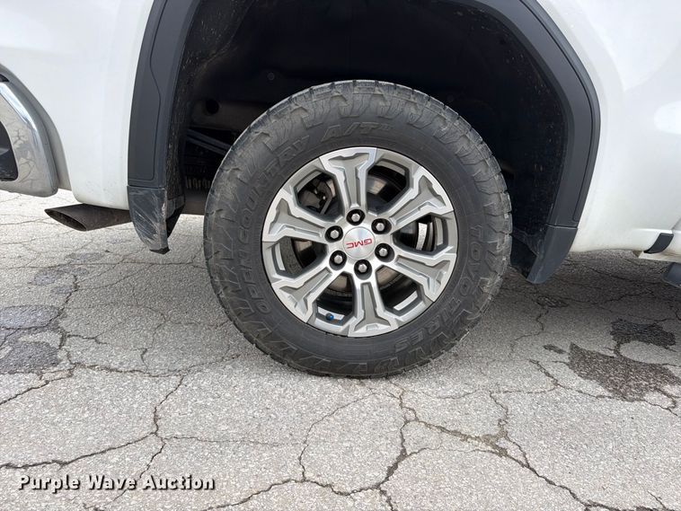 image for item FU4643 2023 GMC Sierra 1500 Crew Cab pickup truck