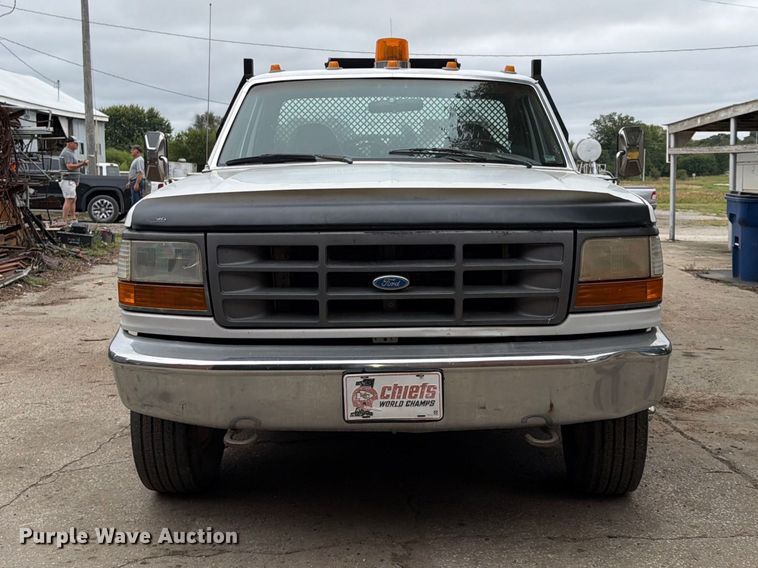 image for item FU4698 1996 Ford F350 flatbed pickup truck