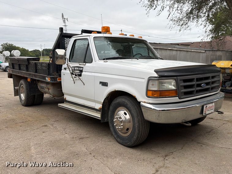 image for item FU4698 1996 Ford F350 flatbed pickup truck