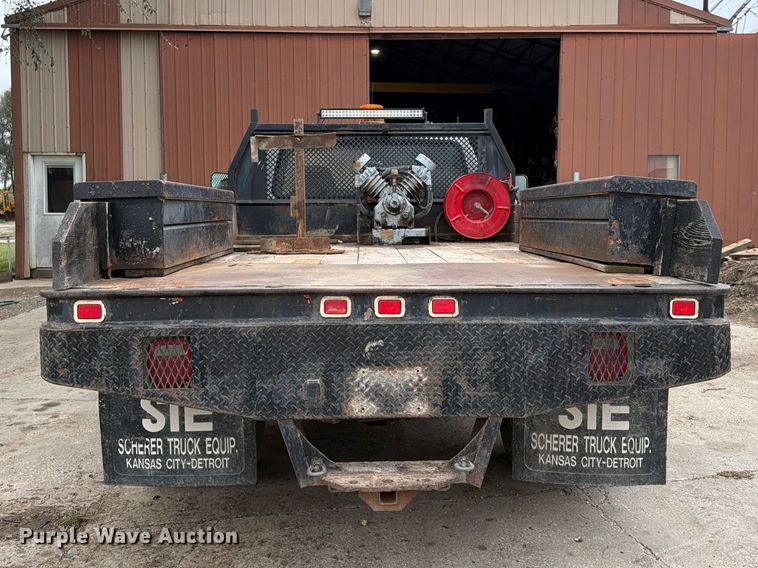 image for item FU4698 1996 Ford F350 flatbed pickup truck