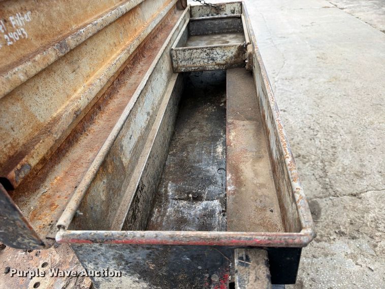 image for item FU4698 1996 Ford F350 flatbed pickup truck