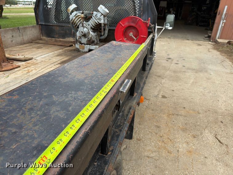 image for item FU4698 1996 Ford F350 flatbed pickup truck