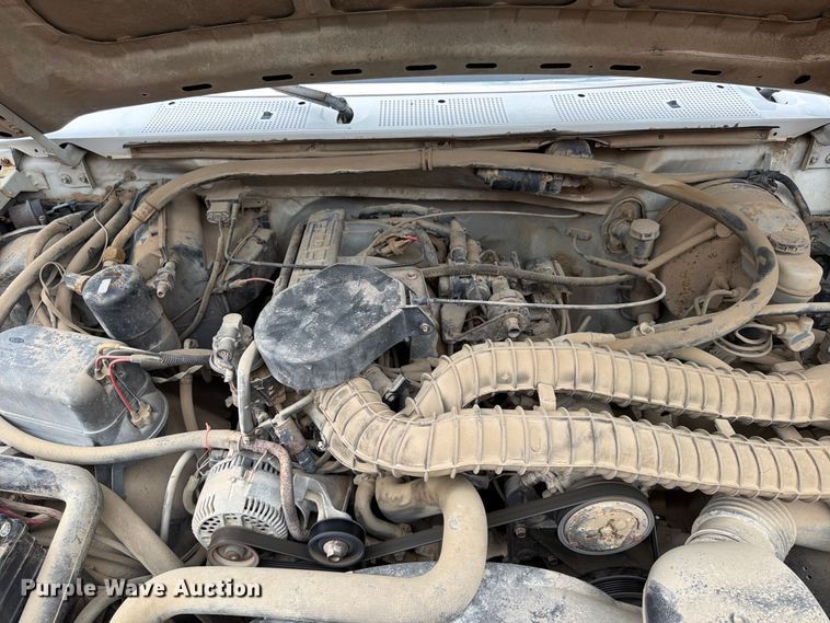 image for item FU4698 1996 Ford F350 flatbed pickup truck