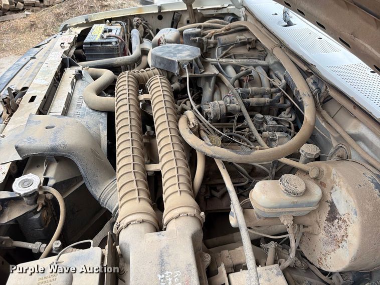 image for item FU4698 1996 Ford F350 flatbed pickup truck
